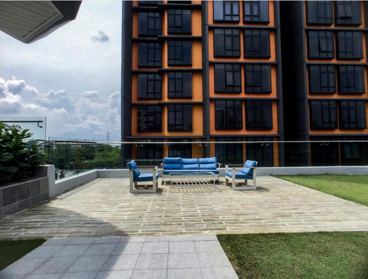 Cozy Kanvas Soho Suites سيبرجايا المظهر الخارجي الصورة